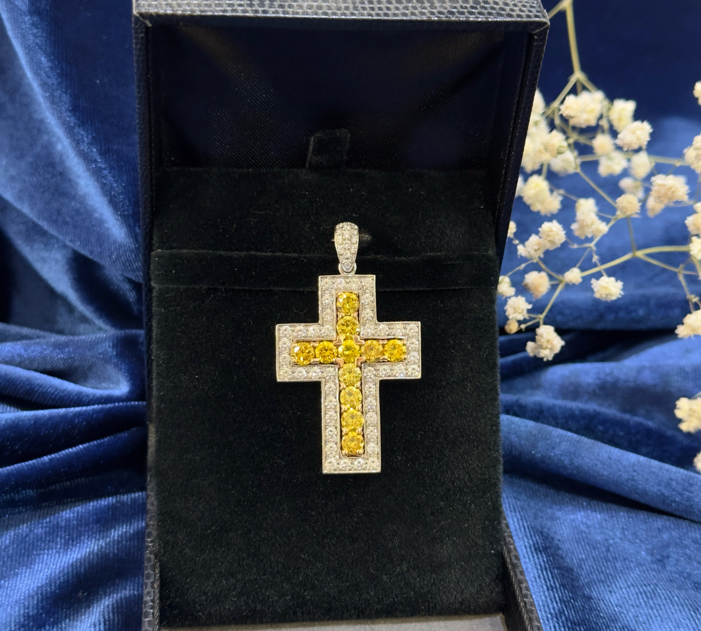 Croce oro bianco con diamanti