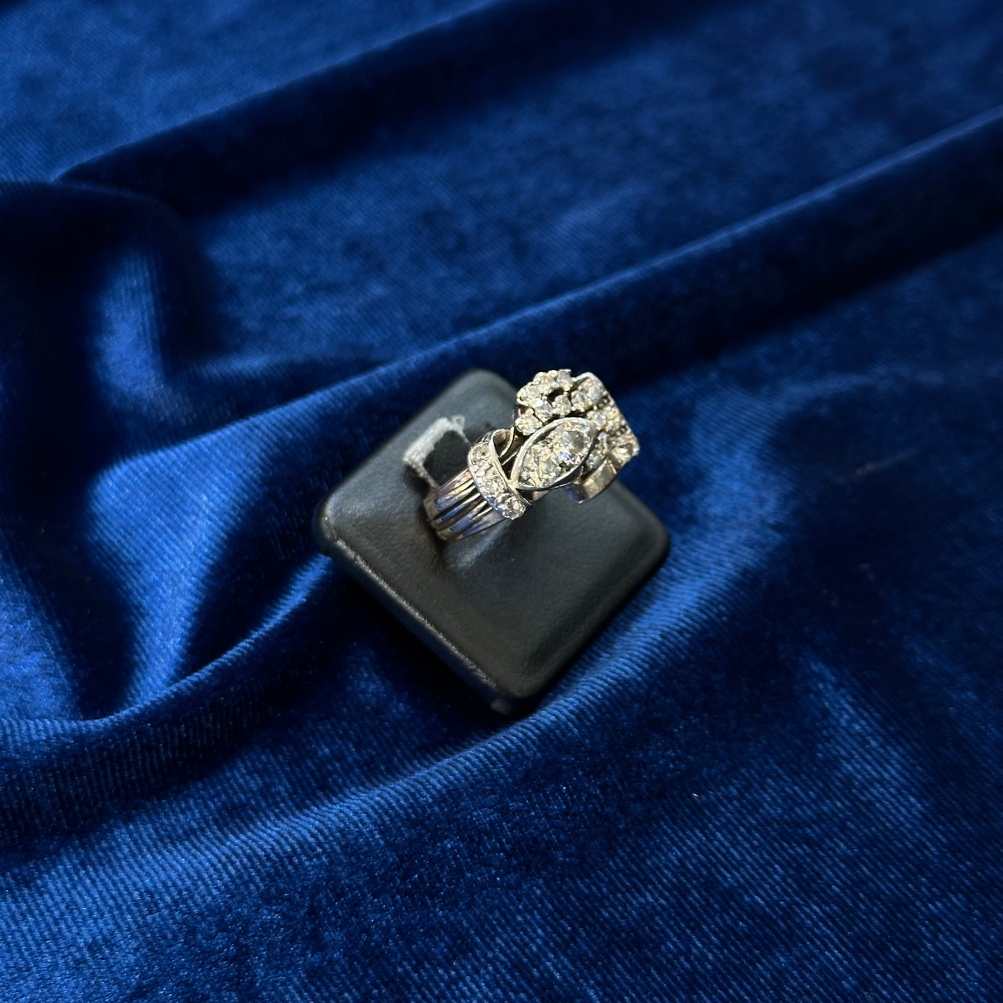 Anello anni '40 in oro e diamanti