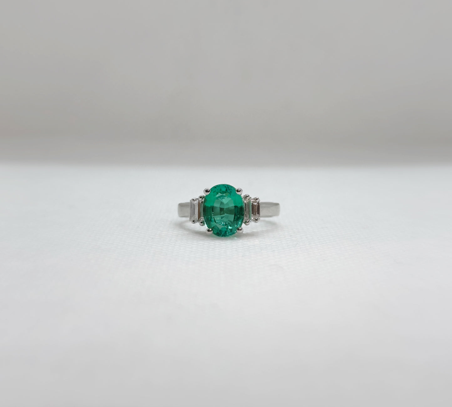 Anello con Smeraldo e Brillanti
