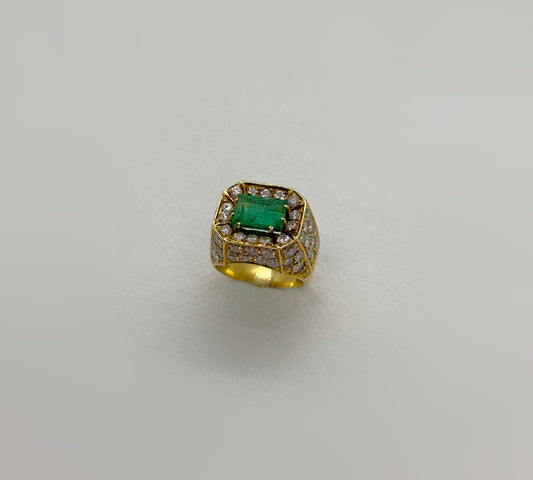 Anello a Trombino Oro Giallo con Smeraldo e Diamanti