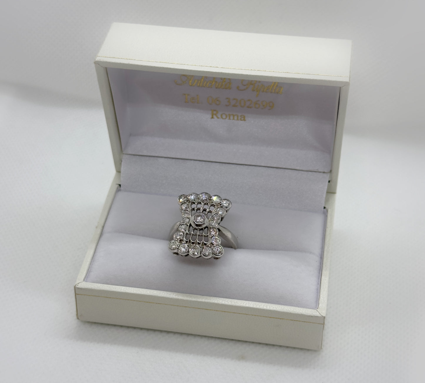 Anello Oro Bianco con Diamanti
