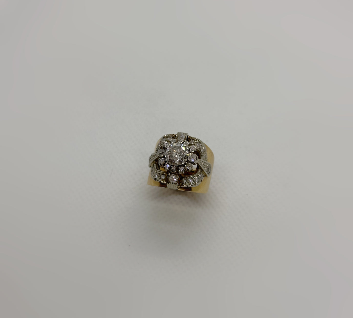 Anello Oro Giallo e Diamanti