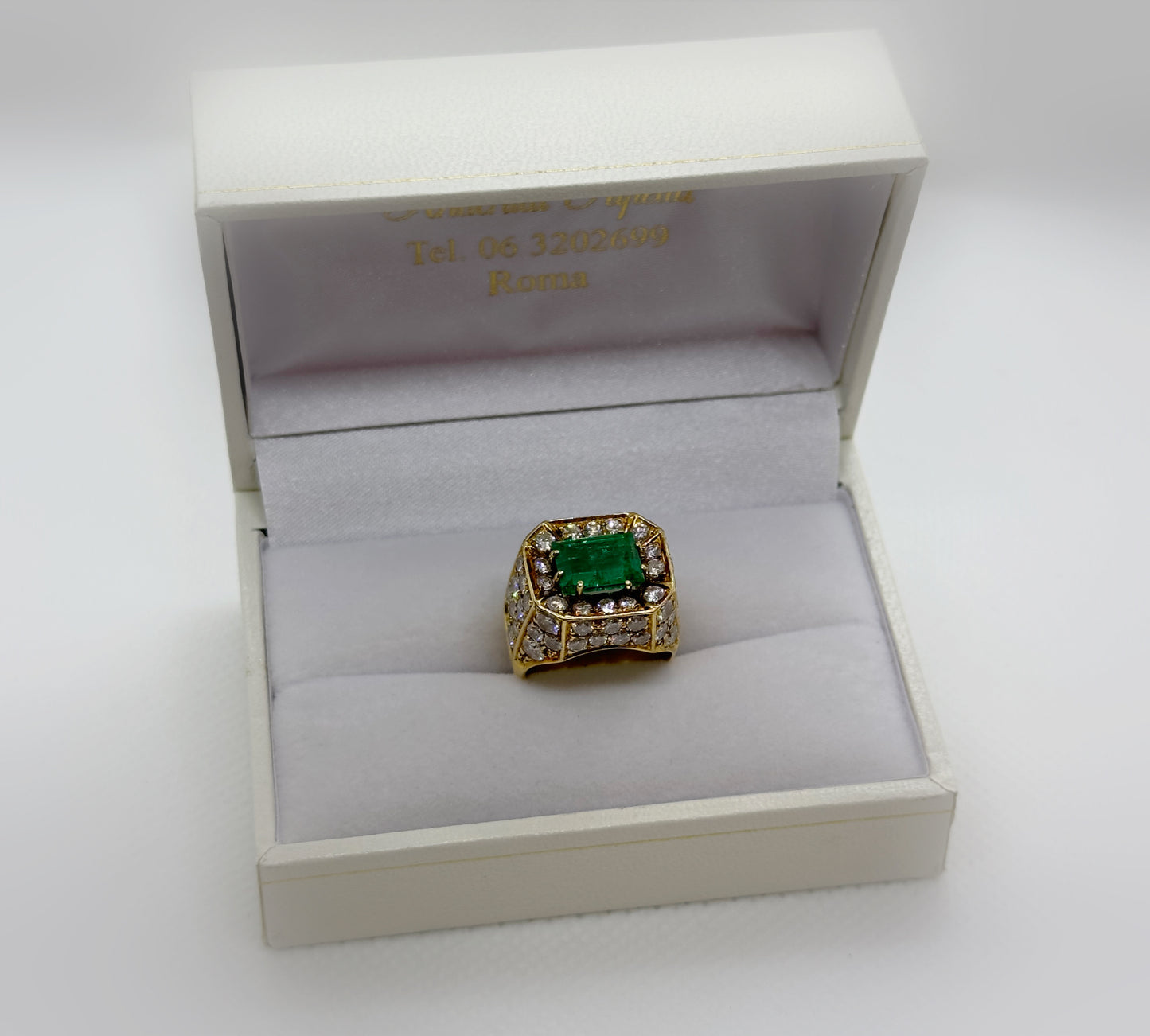 Anello a Trombino Oro Giallo con Smeraldo e Diamanti