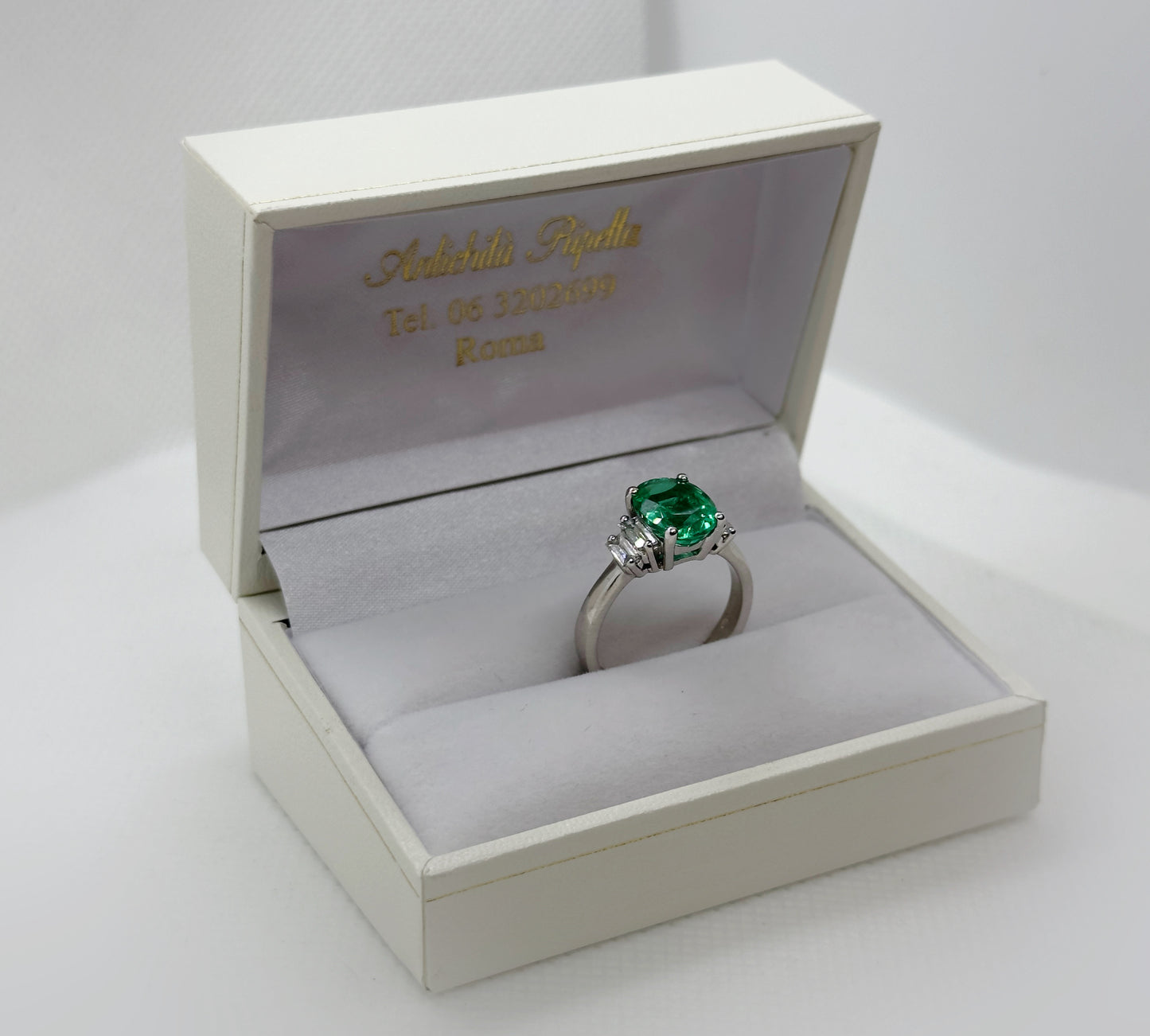 Anello con Smeraldo e Brillanti