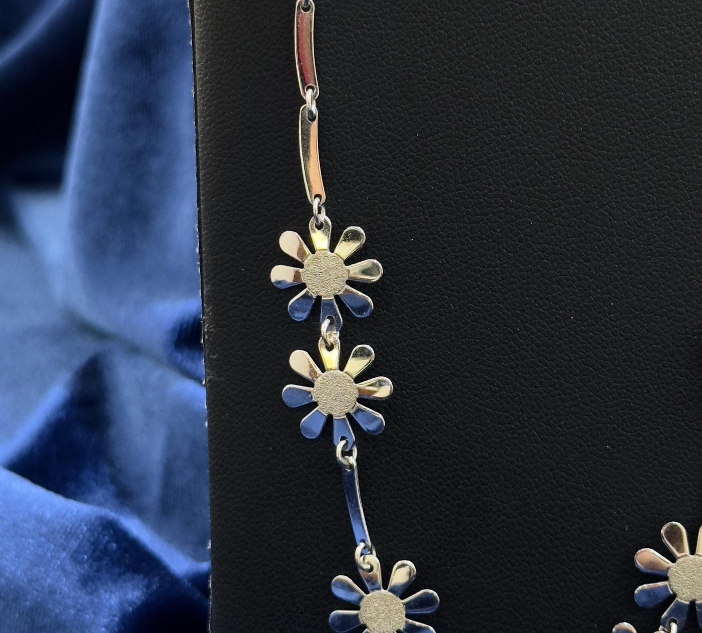 Collana Oro Bianco con Margherite
