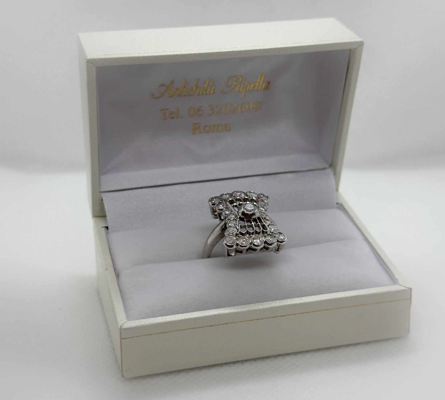Anello Oro Bianco con Diamanti