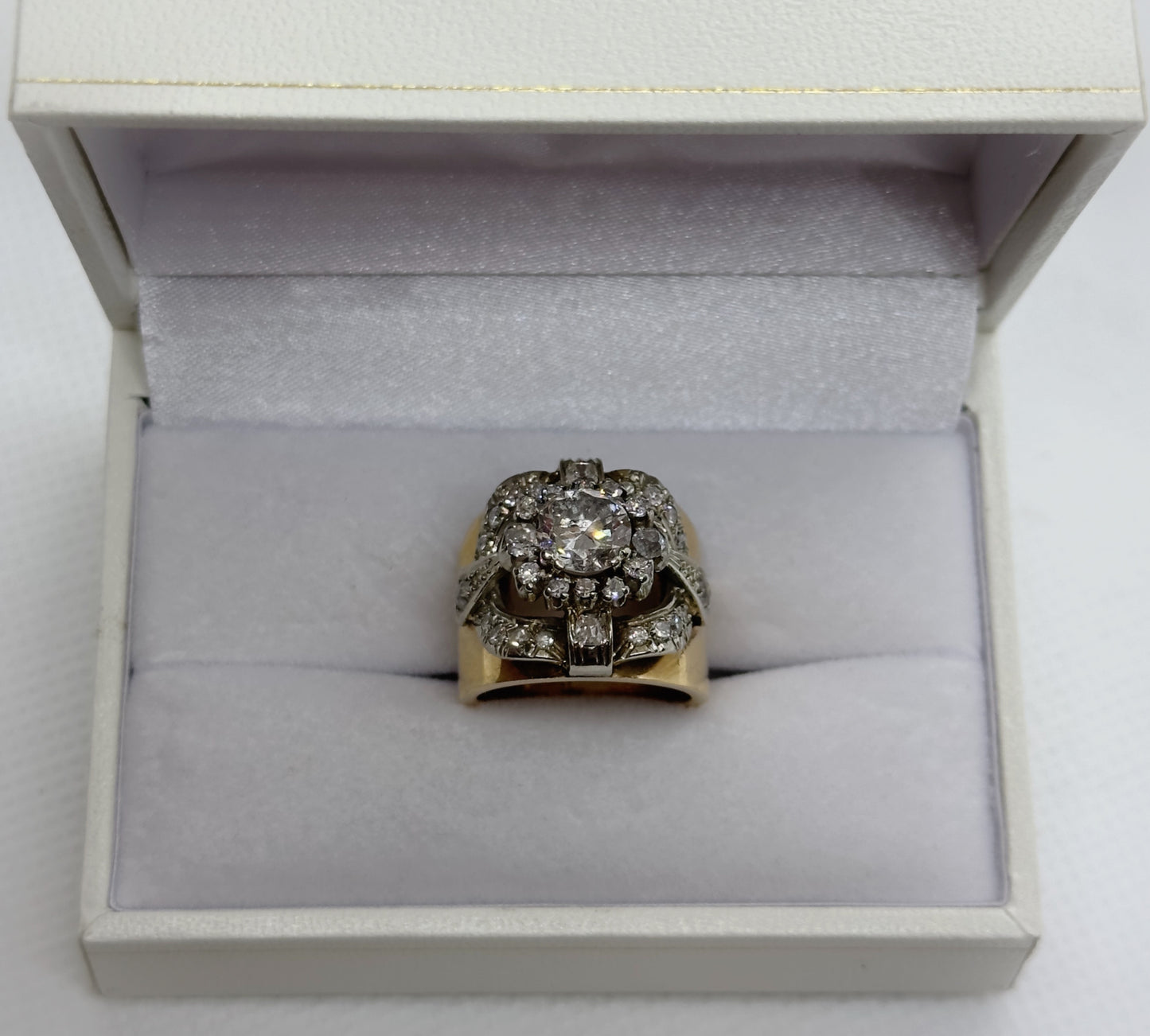 Anello Oro Giallo e Diamanti