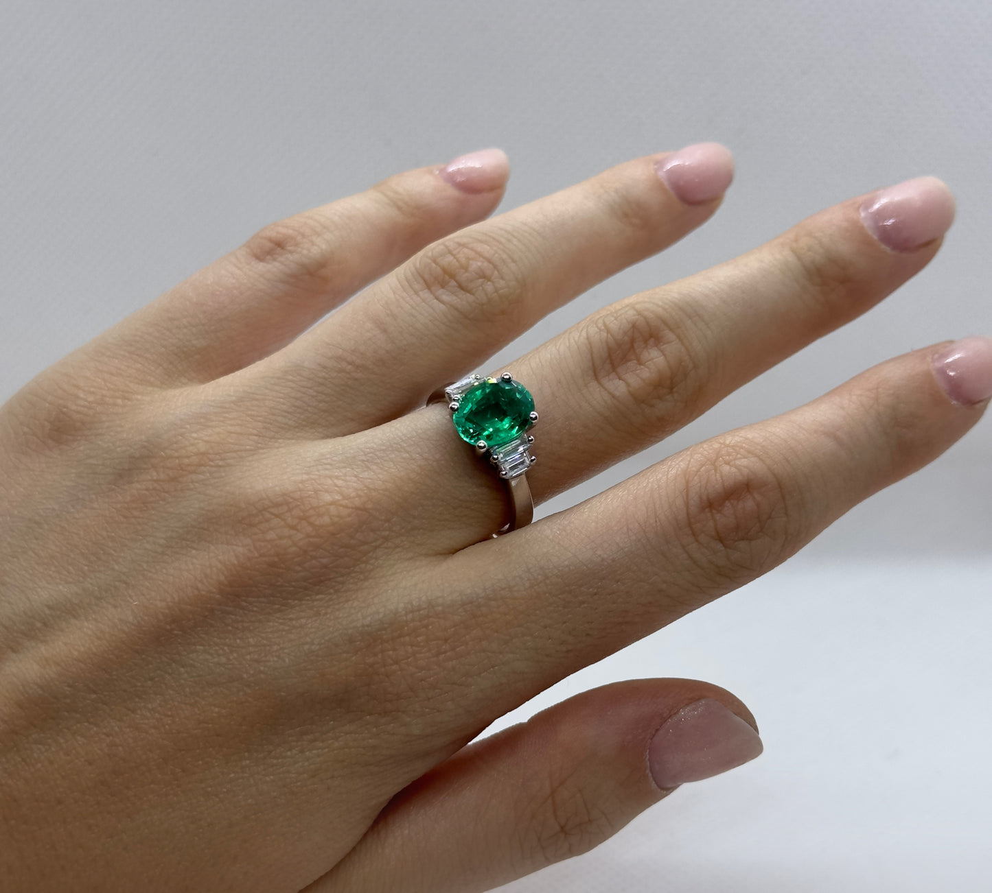 Anello con Smeraldo e Brillanti