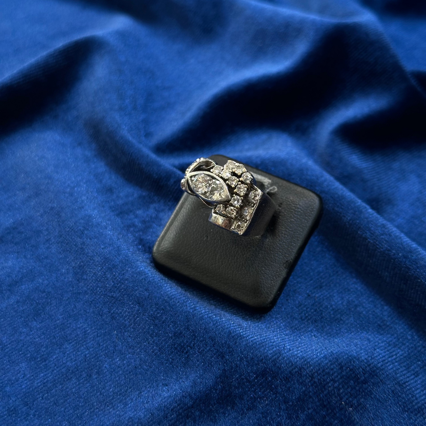 Anello anni '40 in oro e diamanti